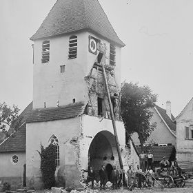 Nur der Turm blieb stehen (1930)